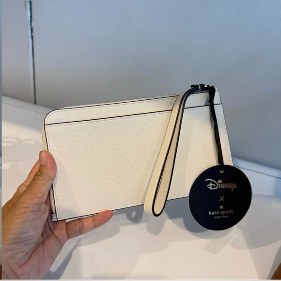 New! SOLDOUT Kate Spade x DISNEY Chip and Dale Wristlet retail $159